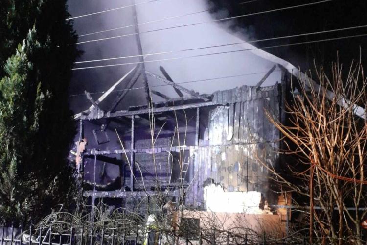 Incendiu puternic în Someșu Rece, Cluj! O casă a fost cuprinsă de flăcări - VIDEO