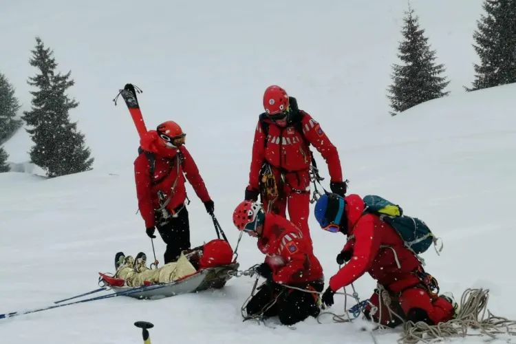 E haos la Salvamont Cluj, după ce Guvernul vrea să dea oameni afară în plin sezon de iarnă. Tișe: ”E o prevedere stupidă, cretină!”
