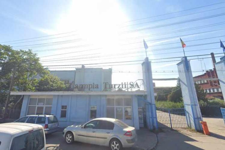 Trei sute de clujeni riscă să rămână pe drumuri după ce fosta Industria Sârmei Câmpia Turzii, acum Industrial Steel Wires, a început concedierile masive