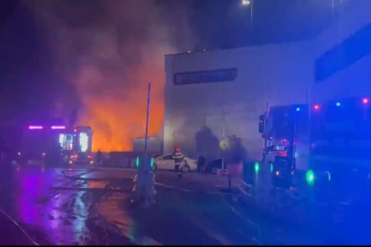 Cauza incendiului de la Iulius Mall Cluj! Focul ar fi fost provocat de 3 tineri 