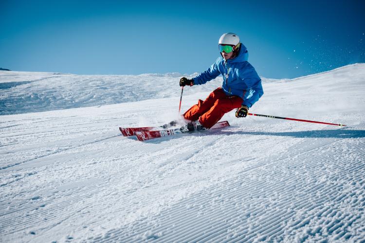 Cât costă să mergi la schi în România. Tarifele sunt mai mari decât în anii trecuți