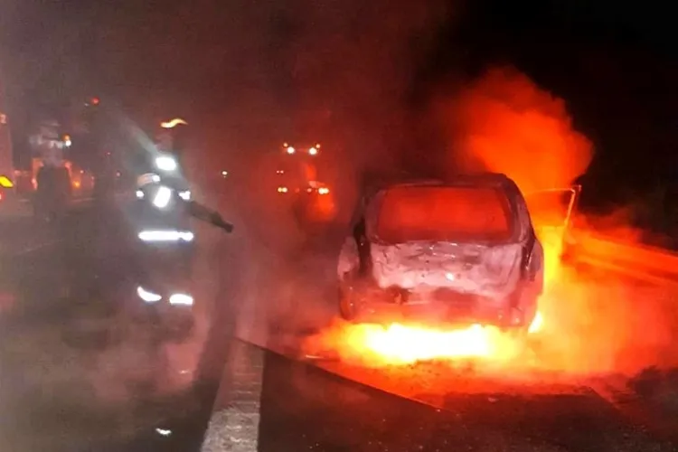 Gelozia, bat-o vina! Un clujean disperat i-a dat foc mașinii concubinei 