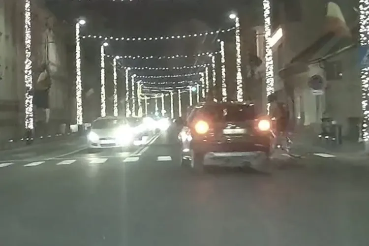 Tragedie rutieră, EVITATĂ la Cluj - ”Sper că nu-ți trece prin minte să îl ierți și să nu trimiți filmarea la poliție!” - VIDEO