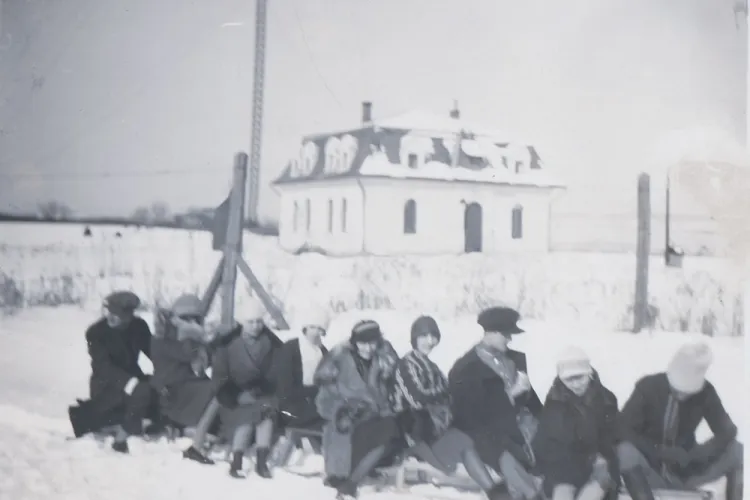 Săniuș în Clujul anilor 1920! Derdelușul era amplasat la capătul orașului, acum o zonă intens circulată de mașini - FOTO