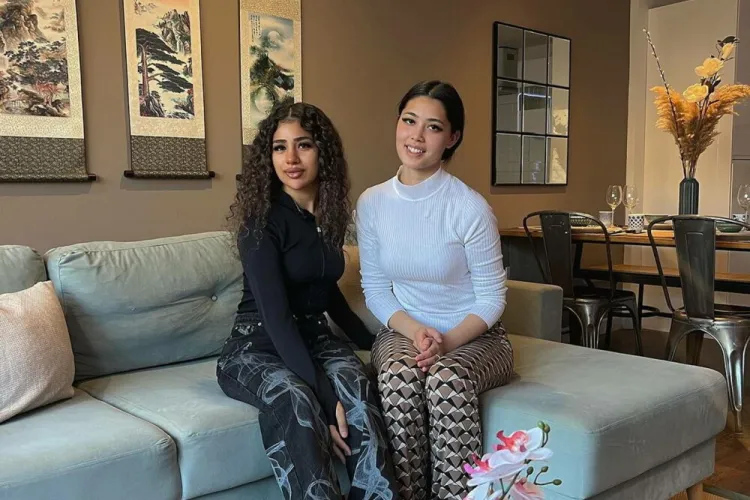 Două tinere reușesc să câștige lunar sume uriașe din închirierea unor case pe care nu le dețin - FOTO