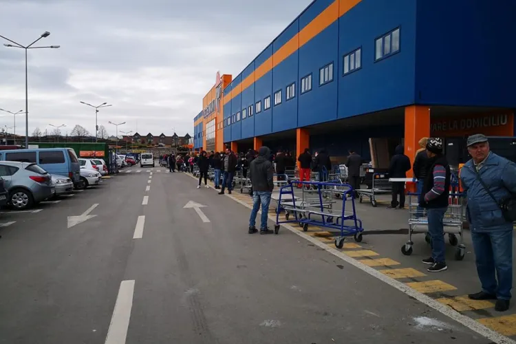 Dedeman Cluj plătește despăgubiri de 20.000 de euro din cauza unui cui! O femeie s-a împiedicat în el și s-a rănit serios