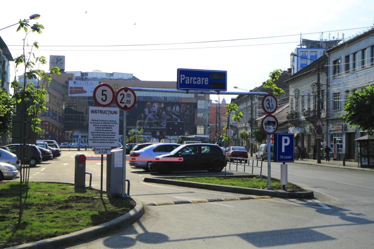 Creșterile salariale nu țin pasul cu inflația, dar taxele cresc. Noi tarife pentru abonamentele de parcare, din 2024, în Cluj-Napoca