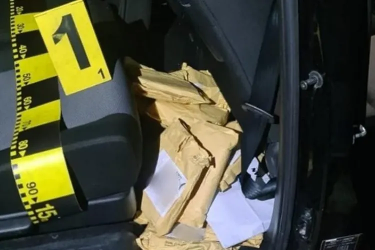 Infractor cibernetic prins de polițiștii clujeni. A accesat în mod ilegal mai multe conturi bancare și a cumpărat telefoane cu banii furați