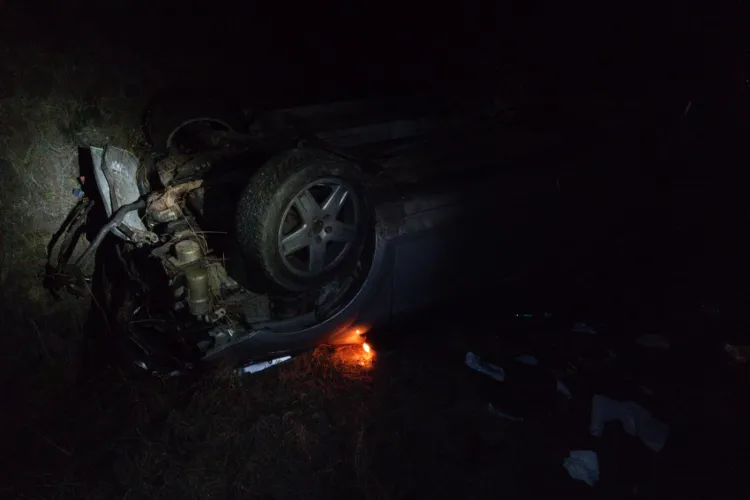 Accident într-o localitate clujeană! O mașină s-a răsturnat în noaptea de Revelion