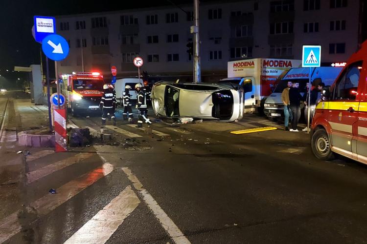 Șoferul care s-a răsturnat cu mașina pe strada Oașului din Cluj-Napoca era beat! Cum s-a produs accidentul