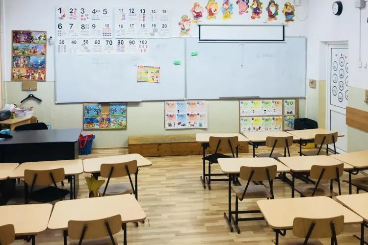 Val de reacții după ce o profesoară a spus că dascălii ar trebui să aibă intrări separate de elevi pentru sunt ,,categorii sociale diferite