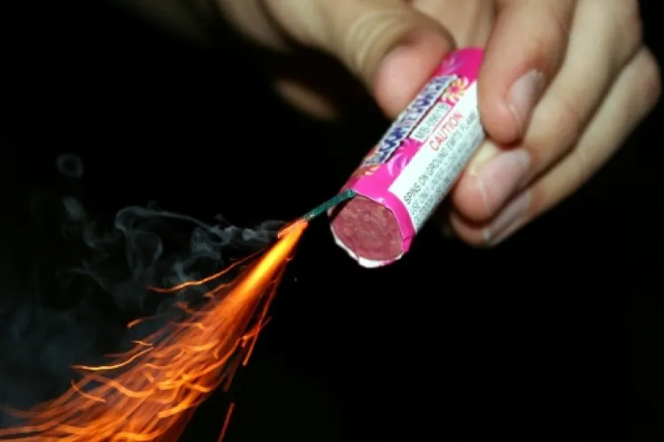 Despăgubiri de numai 40.000 de euro, după ce o tânără din Ardeal a orbit din cauza unei petarde 