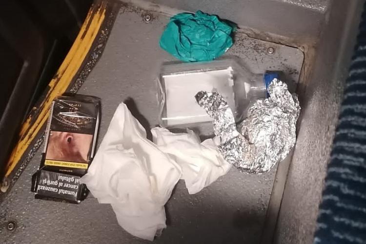 Călătorii nesimțiți au făcut coș de gunoi din autobuzele din Cluj-Napoca: ,,Și te mai miri că te îmbolnăvești?” - FOTO