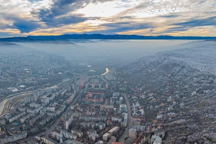 Imagine superbă cu Clujul de la mare altitudine - FOTO