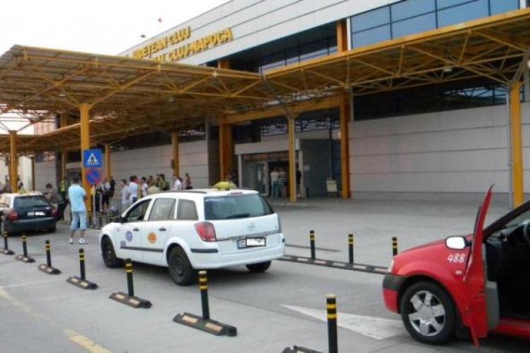 Un clujean acuză taximetriștii de la aeroport că refuză clienții și stau la vânătoare de curse lungi: ,,Riscăm miticizarea Clujului”