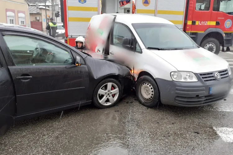 Accident pe strada Bobâlna din municipiul Gherla - FOTO