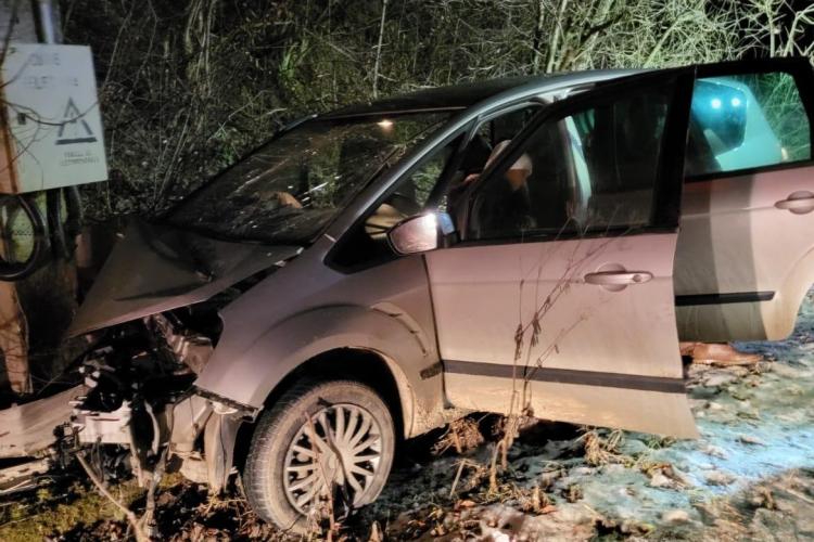 Cum s-a produs accidentul de lângă Băișoara, Cluj. Șoferul ar fi pierdut controlul mașinii