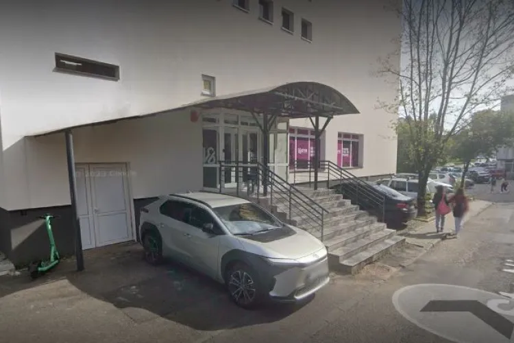 ”Ați scăpat și voi la oraș!” - Cocalar cu steroizi la Cluj: ”Cum sa fii scuipat pentru locul de parcare!”