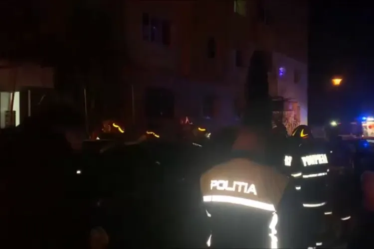 Incendiu din RĂZBUNARE într-un bloc din Cluj-Napoca? Un bărbat a suferit un șoc și altă persoană imobilizată a fost evacuată - VIDEO