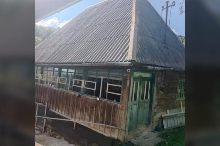 Vânzarea unei case vechi de 130 de ani, în Ardeal, a provocat valuri de reacții: „Vrea să facă curățenie pe banii clientului”