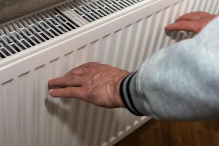 Facturi astronomice la încălzire pentru clujenii care nu au centrală și au rămas captivi Regiei de Temoficare: ”Nu mâncăm, ca să plătim căldură?”