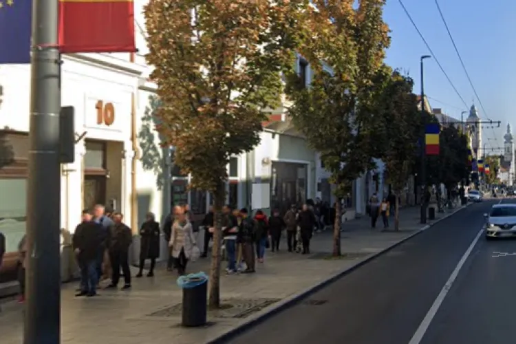 ,,Nu putem bate jumătate de oră pe jos cu bebe mic”. Curg sesizările la Primăria Cluj după desființarea locurilor de parcare din zonele ultracentrale