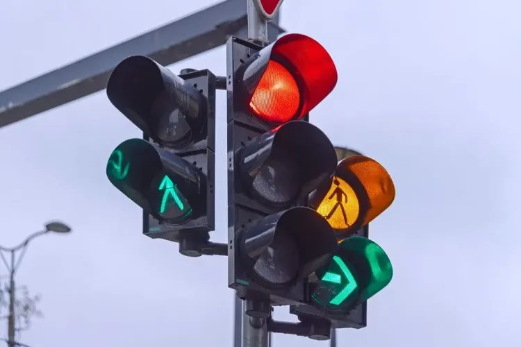 Apar noi semafoare cu buton în Grigorescu