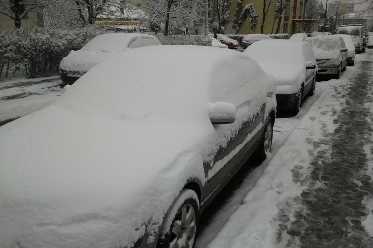 Ce amenzi riscă șoferii care circulă cu mașina acoperită de zăpadă. Polițiștii pot impune sancțiuni severe 