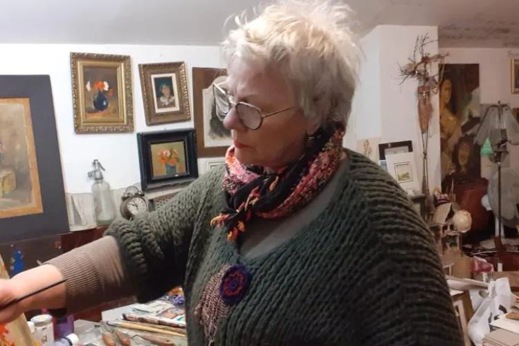 Artista Vera Dan expune la Galeriile Radio Cluj - FOTO