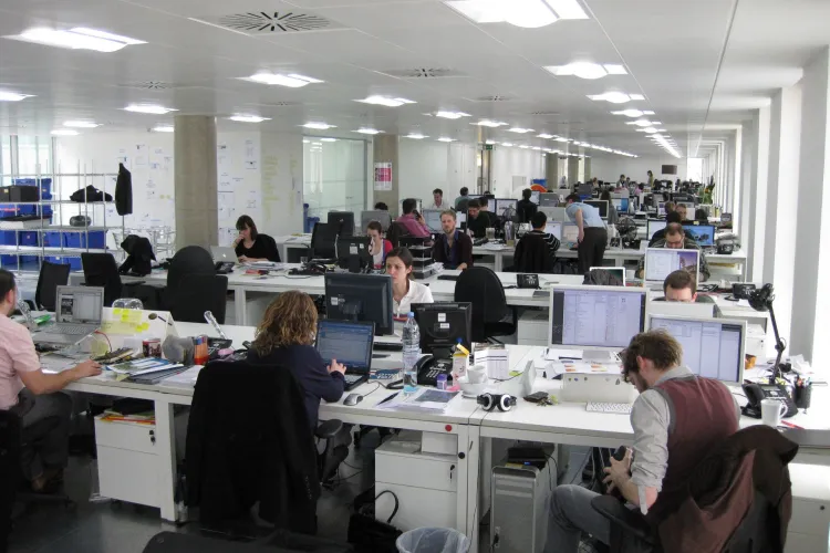 Generaţia Z vrea program de lucru de 3 zile pe săptămână la birou, pentru ”relaţiile cu colegii”