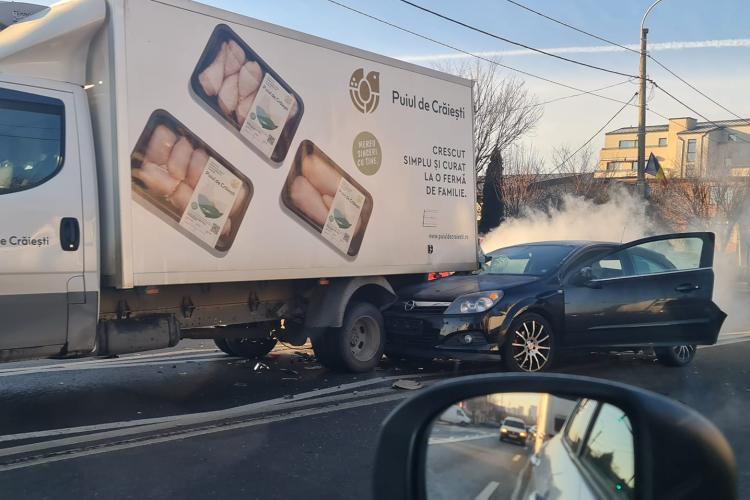Accident cu trei mașini pe strada Corneliu Coposu, produs de un șofer beat criță - FOTO