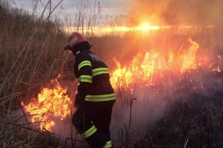 Incendiu puternic în Someșeni, vizibil din multe puncte din oraș - VIDEO