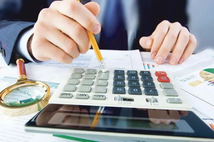 Taxe și Impozite 2024: Cât vor plăti românii la vânzarea unui imobil