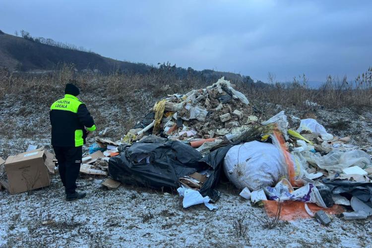A aruncat un ”munte” de deșeuri în Florești, dar a fost prins. Poate cu așa amendă se vor gândi de două ori să mai arunce - FOTO