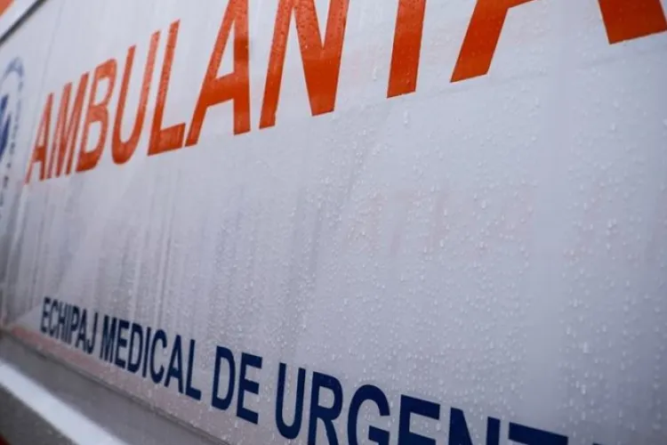 Femeie care traversa strada pe trecerea de pietoni, accidentată de o mașină în Turda