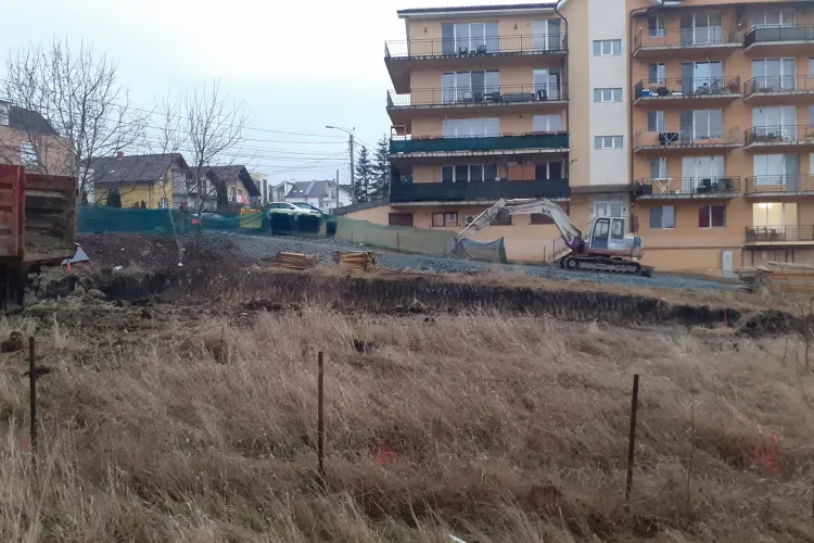 Bloc între blocuri în cartierul Bună Ziua: Asta înseamnă pentru Boc calitatea vieții - FOTO