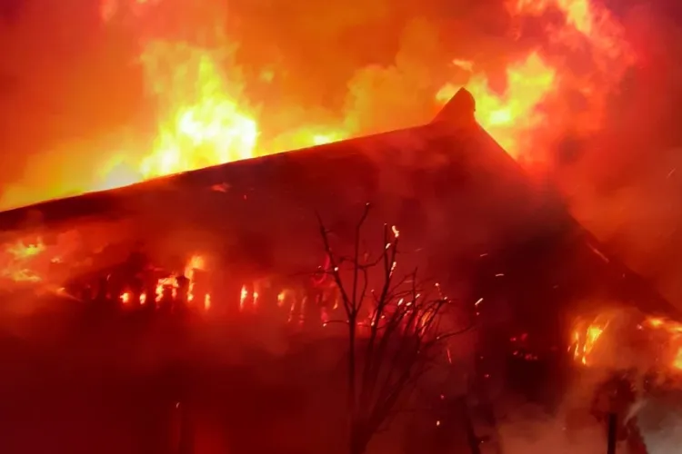   Incendiu în Morlaca, Cluj! Pompierii s-au luptat cu flăcările timp de trei ore