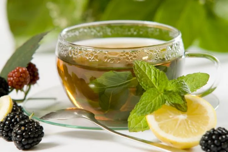 Care este băutura ce îți curăță corpul de grăsimi nesănătoase. De ce ingrediente ai nevoie