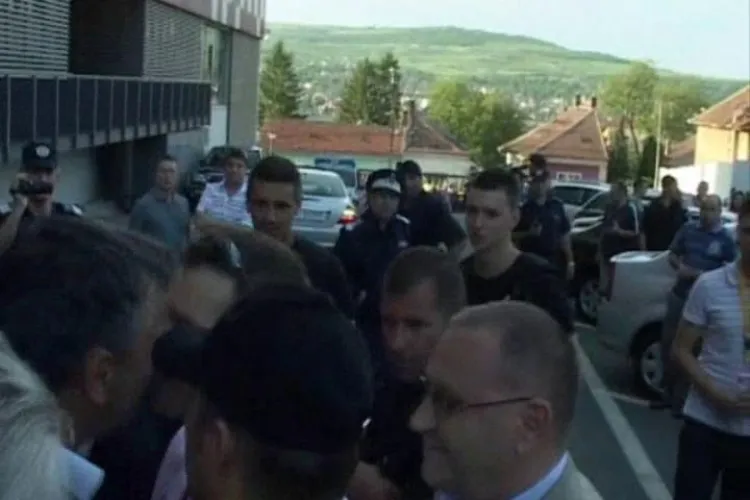 Olaroriu, injurat de Pop Teodor Puscas: E un militian prost! Becali: "Un vagabond!" VEZI scena VIDEO