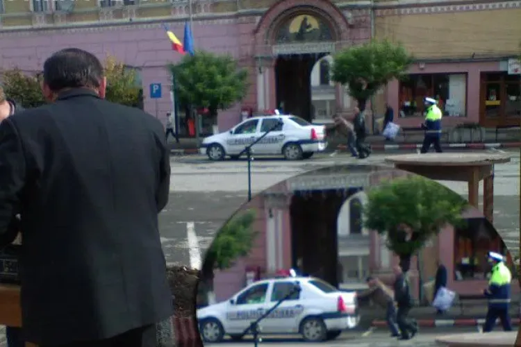Dej: O masina de politie a ramas fara baterie si a fost impinsa de localnici pentru a porni! STIREA CITITORULUI FOTO