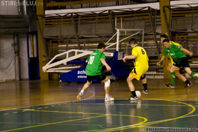 Fotbal in sala pentru studenti! Faza locala are loc la Cluj in 9-12 mai! Jucatorii de la U Cluj vor participa si ei, iar spectatorii vor fi premiati!