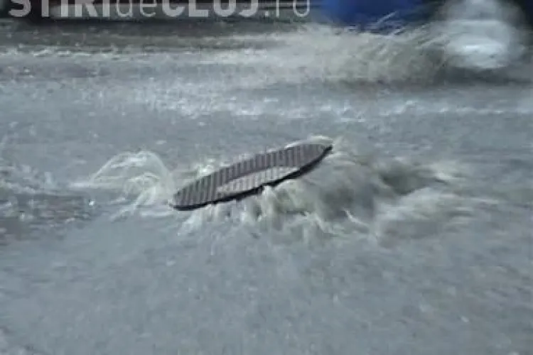 Ploaia torentiala de vineri a inundat 19 subsoluri in Cluj Napoca