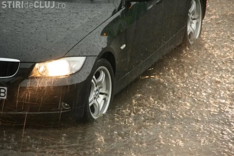 Ploaia torentiala a inundat Calea Dorobantilor! STIREA CITITORULUI FOTO