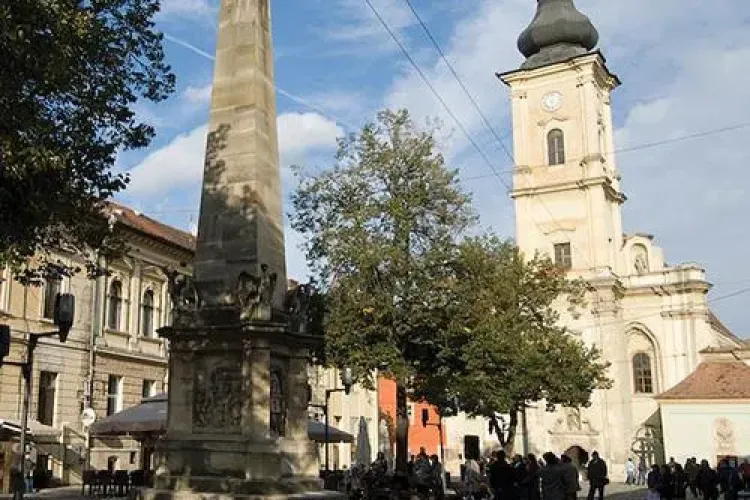 Sase terase amenajate in Piata Muzeului in aceasta vara!