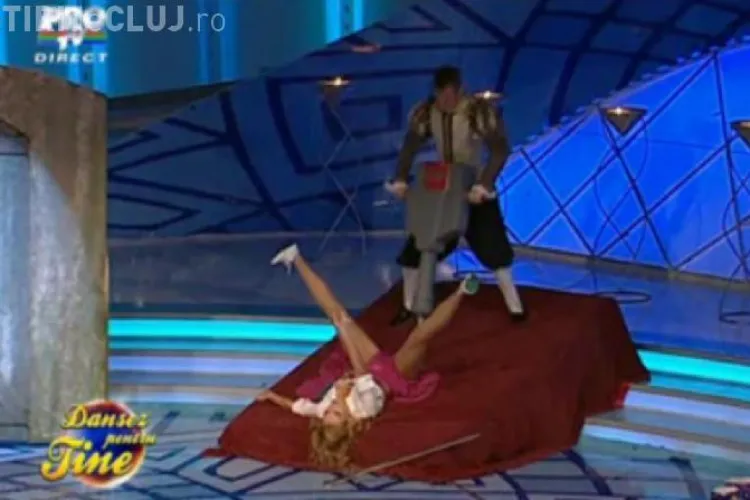 Dans pervers la "Dansez pentru tine"! Roxana Ionescu, "stimulata" cu un picamar VIDEO