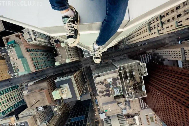 Fotografii uluitoare de pe zgarie-nori! O moda periculoasa in randul fotografilor VEZI FOTO