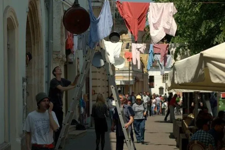 "Tiganie" in fata la Diesel Club! - FOTO