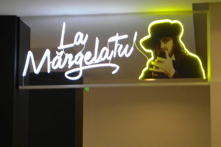 Terasa "La Margelatu'", din fata cinema Florin Piersic, inaugurata inainte de TIFF 2011