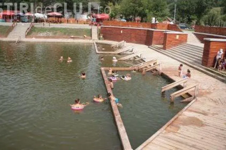 Hotel la Baile Cojocna! Cladirea aflata in paragina din curtea statiunii va fi modernizata cu 230.000 de euro