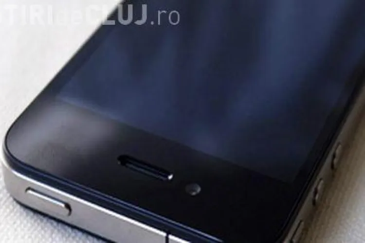 Apple, in mijlocul unui nou scandal: Identitatea posesorilor de iPhone poate fi aflata 